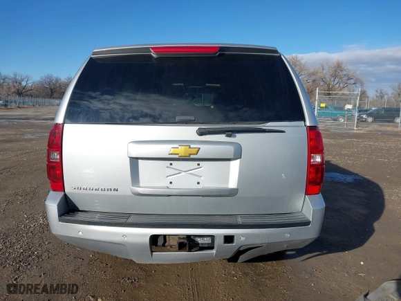 2013 Chevrolet Suburban LT with VIN 1GNSKJE70DR314805, listed as a IAAI auction lot 41120145 with 178,769 mi miles. Bid and sale history available at carsss.com. Image 17.