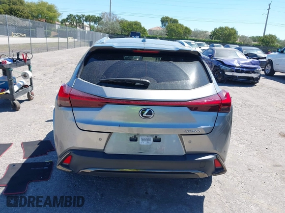 2022 Lexus UX 200 F Sport z VIN JTHE3JBH3N2056014, wystawiony jako IAAI lot #41832434 z przebiegiem 25 693 mil mil oraz . Historia ofert i sprzedaży dostępna na DreamBid. Obrazek 17.
