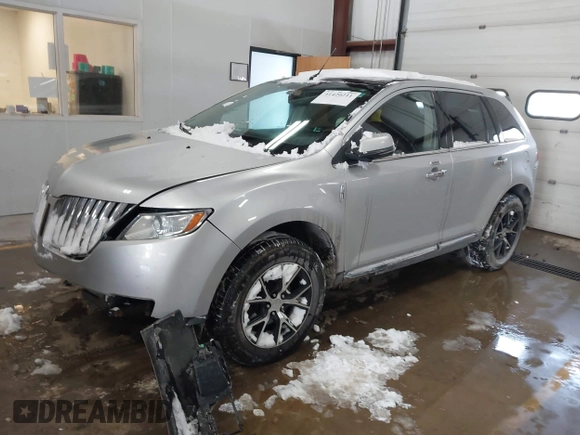 2013 Lincoln MKX with VIN 2LMDJ8JK7DBL43860, listed as a IAAI auction lot 41420211 with 130,175 mi miles. Bid and sale history available at carsss.com. Image 17.