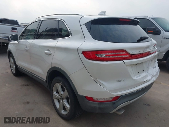 2017 Lincoln MKC Premiere z VIN 5LMCJ1C99HUL69530, wystawiony jako IAAI lot #42278151 z przebiegiem 45 809 mil mil oraz . Historia ofert i sprzedaży dostępna na DreamBid. Obrazek 3.