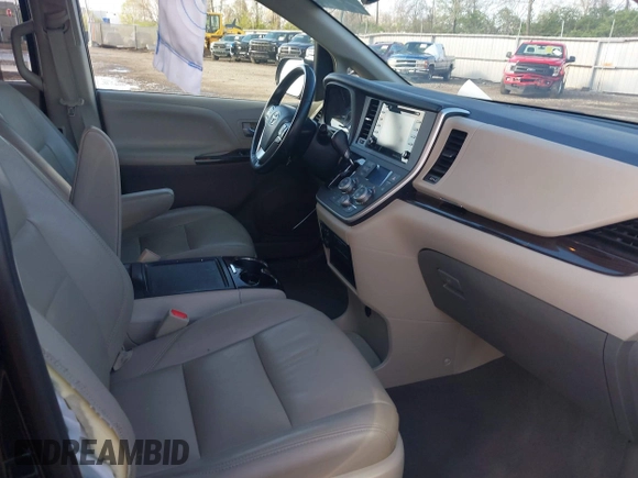 2020 Toyota Sienna XLE z VIN 5TDDZ3DC7LS244873, wystawiony jako IAAI lot #41941263 z przebiegiem 93 545 mil mil oraz . Historia ofert i sprzedaży dostępna na DreamBid. Obrazek 5.
