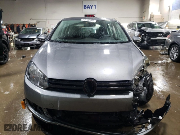 2013 Volkswagen Golf w/Conv & Sunroof z VIN WVWDB7AJ9DW103903, wystawiony jako Copart lot #45702505 z przebiegiem 59 718 mil mil oraz Szkoda całkowita • Salvage title. Historia ofert i sprzedaży dostępna na DreamBid. Obrazek 5.
