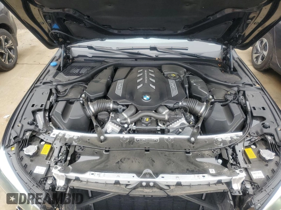 2022 BMW 8 Series M850i z VIN WBAGV8C03NCJ36975, wystawiony jako Copart lot #44008505 z przebiegiem 16 631 mil mil oraz Szkoda całkowita • Salvage title. Historia ofert i sprzedaży dostępna na DreamBid. Obrazek 11.