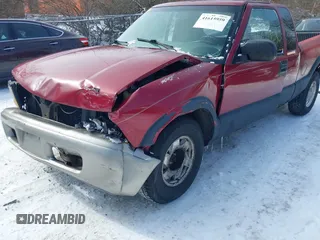 2002 GMC Sonoma SL Fleet with VIN 1GTCS19W228217168, listed as a IAAI auction lot 41615959 with 138,864 mi miles. Bid and sale history available at carsss.com. Image 19.