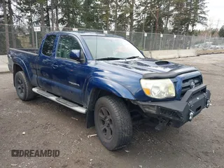 2006 Toyota Tacoma with VIN 5TEUU42N06Z165755, listed as a IAAI auction lot 41619786 with 168,910 mi miles. Bid and sale history available at carsss.com. Image 1.