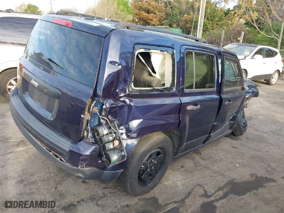 2016 Jeep Patriot Sport with VIN 1C4NJPBB8GD682090, listed as a IAAI auction lot 41915040 with 155,284 mi miles. Bid and sale history available at carsss.com. Image 4.