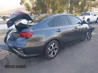 2021 Kia Forte LXS z VIN 3KPF24AD0ME329971, wystawiony jako IAAI lot #42310912 z przebiegiem 37 934 mil mil oraz . Historia ofert i sprzedaży dostępna na DreamBid. Obrazek 4.