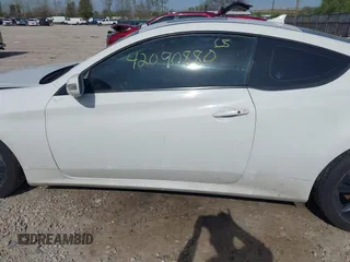 2010 Hyundai Genesis Coupe Grand Touring z VIN KMHHU6KH2AU023718, wystawiony jako IAAI lot #42090880 z przebiegiem 228 944 mil mil oraz . Historia ofert i sprzedaży dostępna na DreamBid. Obrazek 14.