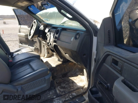 2013 Ford F-150 XL z VIN 1FTFX1EF9DKE83572, wystawiony jako IAAI lot #41435726 z przebiegiem 294 551 mil mil oraz . Historia ofert i sprzedaży dostępna na DreamBid. Obrazek 5.