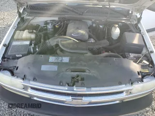 2003 Chevrolet Suburban LT with VIN 3GNGK26U63G257735, listed as a Copart auction lot 76520384 with 213,129 mi miles and Salvage Title. Bid and sale history available at carsss.com. Image 12.