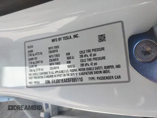 2025 Tesla Model 3 Long Range z VIN 5YJ3E1EAXSF885110, wystawiony jako IAAI lot #42400734 z przebiegiem 4 276 mil mil oraz . Historia ofert i sprzedaży dostępna na DreamBid. Obrazek 9.
