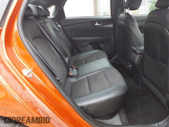 2020 Kia Forte GT-Line z VIN 3KPF34AD3LE260009, wystawiony jako IAAI lot #42308512 z przebiegiem 90 916 mil mil oraz . Historia ofert i sprzedaży dostępna na DreamBid. Obrazek 8.