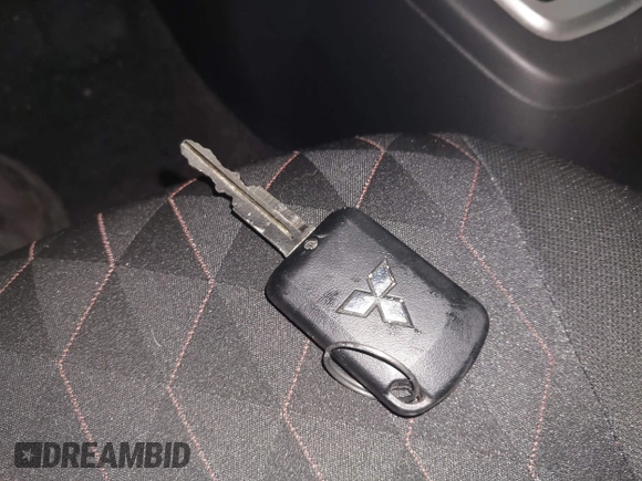 2024 Mitsubishi Mirage ES z VIN ML32AUHJ8RH008908, wystawiony jako IAAI lot #41373851 z przebiegiem 7 179 mil mil oraz . Historia ofert i sprzedaży dostępna na DreamBid. Obrazek 11.