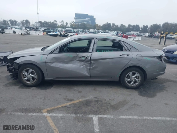2021 Hyundai Elantra SE with VIN KMHLL4AG8MU121800, listed as a IAAI auction lot 41489779 with 38,913 mi miles. Bid and sale history available at carsss.com. Image 15.