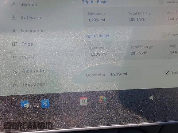 2025 Tesla Model Y Long Range with VIN 7SAYGDED3SA352138, listed as a IAAI auction lot 41760798 with 1,209 mi miles and . Bid and sale history available at DreamBid. Image 7.
