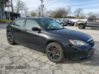 2014 Chrysler 200 Limited with VIN 1C3CCBCG6EN185565, listed as a Copart auction lot 43372415 with 116,383 mi miles and Salvage Title. Bid and sale history available at DreamBid. Image 4.