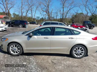 2019 Ford Fusion SE with VIN 3FA6P0HD1KR267041, listed as a IAAI auction lot 41591062 with 29,047 mi miles. Bid and sale history available at carsss.com. Image 14.