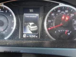 2015 Toyota Camry XLE z VIN 4T1BF1FK9FU985479, wystawiony jako IAAI lot #42220674 z przebiegiem 162 045 mil mil oraz . Historia ofert i sprzedaży dostępna na DreamBid. Obrazek 7.
