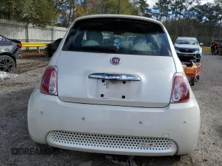 2017 FIAT 500e with VIN 3C3CFFGE7HT633047, listed as a Copart auction lot 87246084 with 38,963 mi miles and Salvage Title. Bid and sale history available at carsss.com. Image 6.