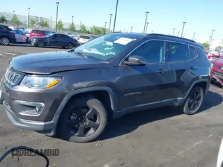 2021 Jeep Compass Altitude z VIN 3C4NJCBB1MT501815, wystawiony jako IAAI lot #42272861 z przebiegiem 53 316 mil mil oraz . Historia ofert i sprzedaży dostępna na DreamBid. Obrazek 15.