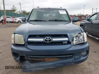 2006 Toyota Sequoia SR5 with VIN 5TDBT44A46S272938, listed as a IAAI auction lot 40974081 with 250,478 mi miles and . Bid and sale history available at DreamBid. Image 11.