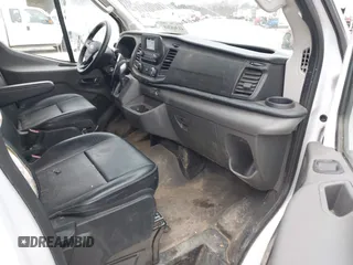 2023 Ford Transit Cargo z VIN 1FTBR3X87PKB82399, wystawiony jako IAAI lot #41368268 z przebiegiem 19 374 mil mil oraz . Historia ofert i sprzedaży dostępna na DreamBid. Obrazek 5.
