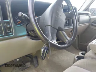 2003 Chevrolet Tahoe LS with VIN 1GNEC13V53J196825, listed as a IAAI auction lot 42382716 with 177,277 mi miles and . Bid and sale history available at DreamBid. Image 11.