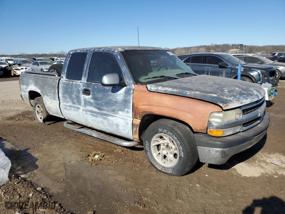 2000 Chevrolet Silverado 1500 LS with VIN 2GCEC19T7Y1126954, listed as a Copart auction lot 42360885 with 174,269 mi miles and Clean Title. Bid and sale history available at carsss.com. Image 4.