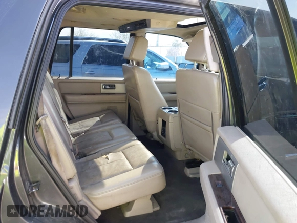 2007 Ford Expedition Limited with VIN 1FMFU19517LA31152, listed as a IAAI auction lot 41886254 with 191,806 mi miles. Bid and sale history available at carsss.com. Image 8.
