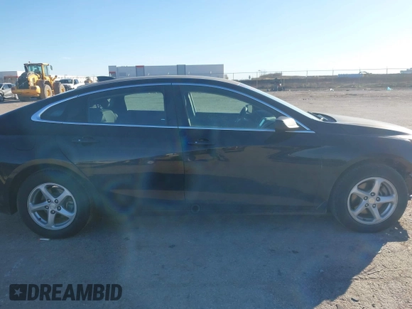 2016 Chevrolet Malibu LS z VIN 1G1ZB5STXGF240758, wystawiony jako IAAI lot #41231156 z przebiegiem 116 831 mil mil oraz . Historia ofert i sprzedaży dostępna na DreamBid. Obrazek 13.