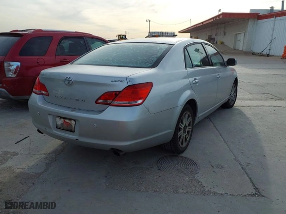 2006 Toyota Avalon XL with VIN 4T1BK36B86U072865, listed as a IAAI auction lot 41875068 with 313,100 mi miles. Bid and sale history available at carsss.com. Image 4.