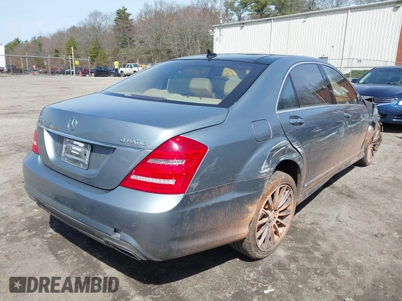 2012 Mercedes-Benz S 550 z VIN WDDNG9EB0CA477810, wystawiony jako IAAI lot #41945862 z przebiegiem 82 090 mil mil oraz . Historia ofert i sprzedaży dostępna na DreamBid. Obrazek 4.