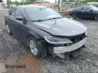 2015 Chrysler 200 Limited z VIN 1C3CCCAB7FN564217, wystawiony jako IAAI lot #42295503 z przebiegiem 155 385 mil mil oraz . Historia ofert i sprzedaży dostępna na DreamBid. Obrazek 1.