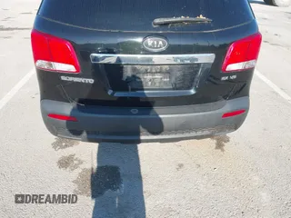2013 Kia Sorento EX with VIN 5XYKU4A27DG326480, listed as a IAAI auction lot 42207960 with 165,377 mi miles and . Bid and sale history available at carsss.com. Image 6.