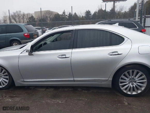 2013 Lexus LS 460 with VIN JTHCL1EF0D5015547, listed as a IAAI auction lot 41532983 with 124,533 mi miles. Bid and sale history available at carsss.com. Image 14.