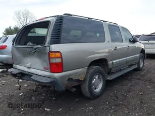 2002 GMC Yukon XL SLT with VIN 3GKFK16Z72G344251, listed as a IAAI auction lot 41644337 with 196,118 mi miles. Bid and sale history available at carsss.com. Image 4.
