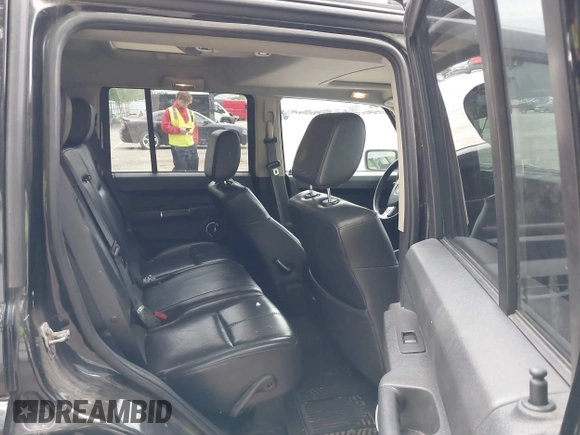 2008 Jeep Commander Limited z VIN 1J8HG58238C110805, wystawiony jako IAAI lot #42306188 z przebiegiem 244 716 mil mil oraz . Historia ofert i sprzedaży dostępna na DreamBid. Obrazek 8.