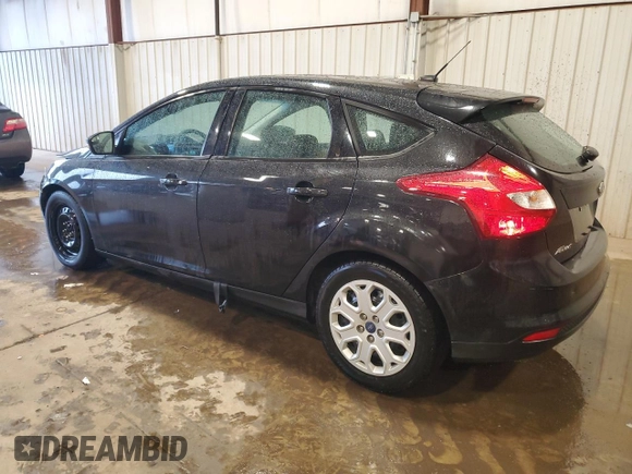 2012 Ford Focus SE z VIN 1FAHP3K24CL407570, wystawiony jako Copart lot #56002135 z przebiegiem 122 730 mil mil oraz Szkoda całkowita • Salvage title. Historia ofert i sprzedaży dostępna na DreamBid. Obrazek 2.