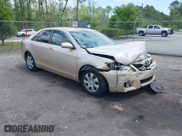 2011 Toyota Camry LE with VIN 4T1BF3EK4BU138375, listed as a IAAI auction lot 41995885 with 186,115 mi miles. Bid and sale history available at carsss.com. Image 1.