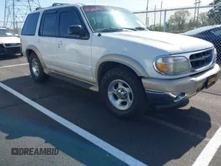 2000 Ford Explorer Eddie Bauer с VIN 1FMDU64E8YZC68666, выставлен на аукционе IAAI как лот 41907569 с пробегом 218 204 миль миль и . История ставок и продаж доступна на DreamBid. Изображение 1.