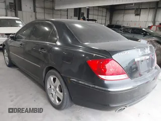 2008 Acura RL Tech Pkg with VIN JH4KB16668C000095, listed as a IAAI auction lot 40980440 with 190,396 mi miles. Bid and sale history available at carsss.com. Image 3.