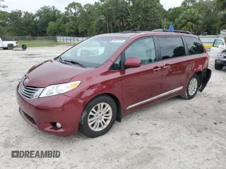 2016 Toyota Sienna XLE z VIN 5TDYK3DC7GS740400, wystawiony jako Copart lot #59675735 z przebiegiem 151 492 mil mil oraz Szkoda całkowita • Salvage title. Historia ofert i sprzedaży dostępna na DreamBid. Obrazek 1.