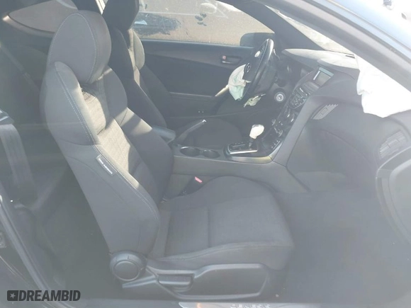 2013 Hyundai Genesis Coupe 2.0T R-Spec with VIN KMHHT6KDXDU095528, listed as a IAAI auction lot 41409123 with 1 mi miles. Bid and sale history available at carsss.com. Image 5.