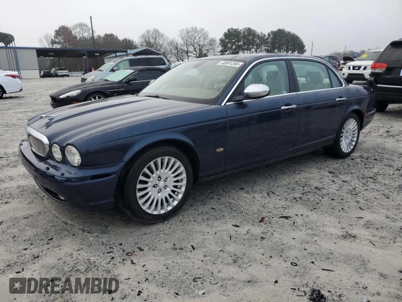 2007 Jaguar XJ Vanden Plas with VIN SAJWA82B57SH14424, listed as a Copart auction lot 45091395 with 99,242 mi miles and Salvage Title. Bid and sale history available at carsss.com. Image 1.