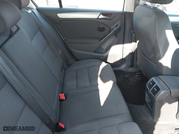 2013 Volkswagen Golf TDI w/Sunroof & Nav with VIN WVWNM7AJ5DW127811, listed as a IAAI auction lot 41417955 with 138,177 mi miles. Bid and sale history available at carsss.com. Image 8.
