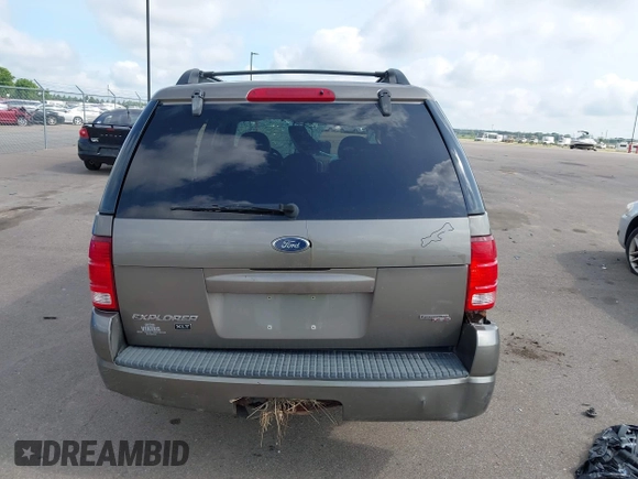 2005 Ford Explorer XLT z VIN 1FMZU73E45UA30741, wystawiony jako IAAI lot #42489994 z przebiegiem Nie podano mil oraz . Historia ofert i sprzedaży dostępna na DreamBid. Obrazek 15.