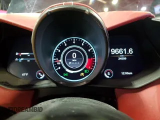 2020 Aston Martin Vantage z VIN SCFSMGAW1LGN03414, wystawiony jako Copart lot #84055064 z przebiegiem 24 509 mil mil oraz Szkody całkowita. Historia ofert i sprzedaży dostępna na DreamBid. Obrazek 6.