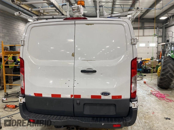2016 Ford Transit z VIN 1FTYR1YM4GKB55543, wystawiony jako IAAI lot #42504585 z przebiegiem 104 991 mil mil oraz . Historia ofert i sprzedaży dostępna na DreamBid. Obrazek 23.