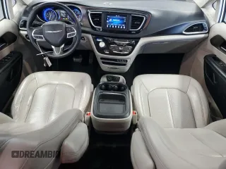 2021 Chrysler Voyager LXi with VIN 2C4RC1DG3MR545911, listed as a Copart auction lot 55113795 with 83,624 mi miles and Clean Title. Bid and sale history available at DreamBid. Image 8.
