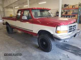 1996 Ford F-250 with VIN 1FTHX26F1TEA71267, listed as a Copart auction lot 48544395 with 201,091 mi miles and Salvage Title. Bid and sale history available at carsss.com. Image 4.